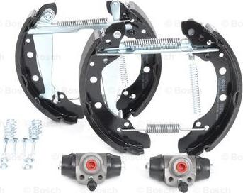 BOSCH 0 204 114 579 - Kit freno, freni a tamburo www.autoricambit.com