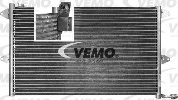 Vemo V15-62-1006 - Condensatore, Climatizzatore www.autoricambit.com